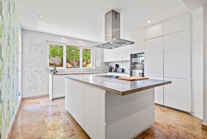 R5291836-Apartment-For-Sale-The-Golden-Mile-Ground-Floor-Apartment-3-Beds-254-Built-8