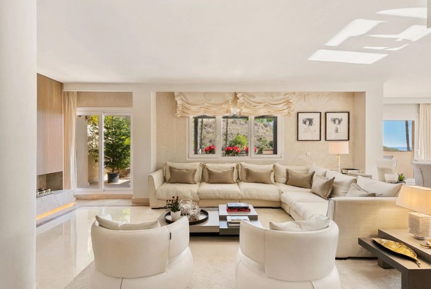 R5292298-Apartment-For-Sale-The-Golden-Mile-Ground-Floor-Apartment-4-Beds-397-Built-1