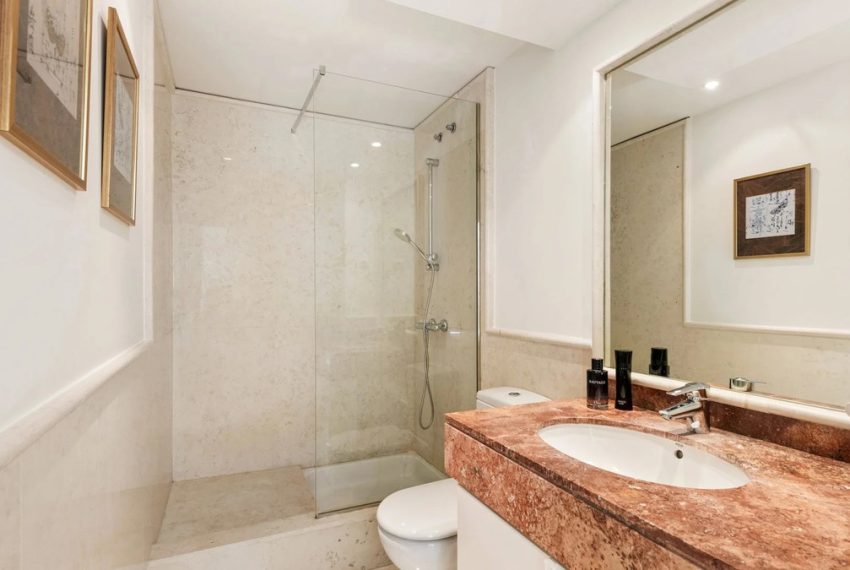 R5292298-Apartment-For-Sale-The-Golden-Mile-Ground-Floor-Apartment-4-Beds-397-Built-16