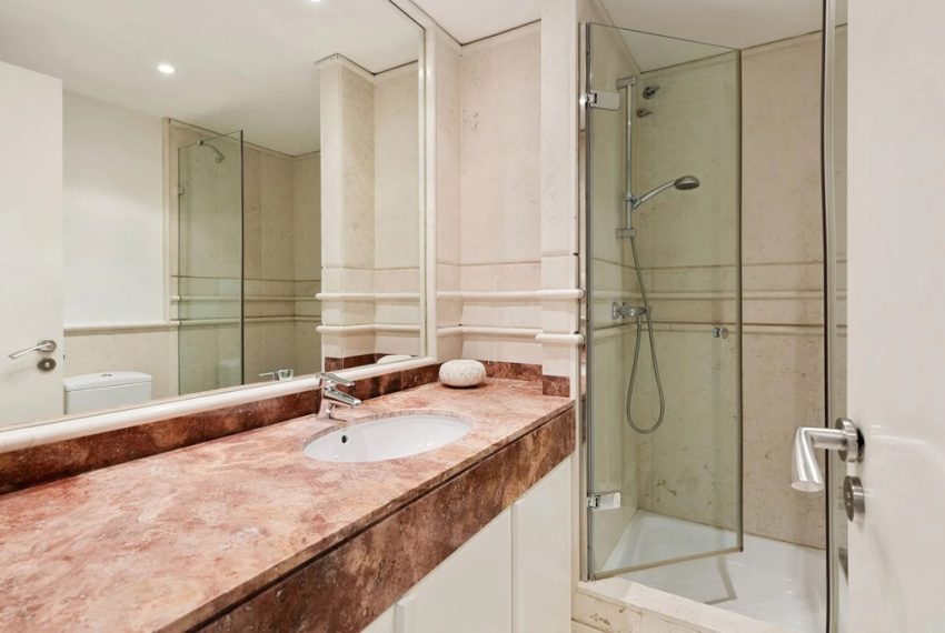 R5292298-Apartment-For-Sale-The-Golden-Mile-Ground-Floor-Apartment-4-Beds-397-Built-19