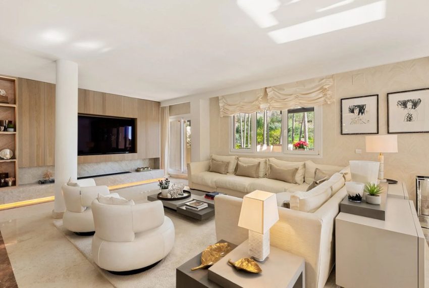 R5292298-Apartment-For-Sale-The-Golden-Mile-Ground-Floor-Apartment-4-Beds-397-Built-2