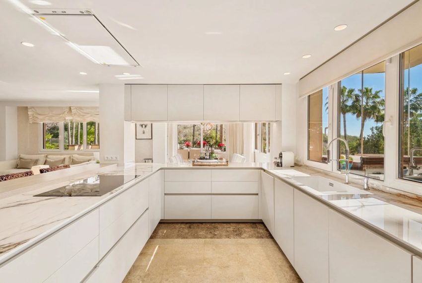 R5292298-Apartment-For-Sale-The-Golden-Mile-Ground-Floor-Apartment-4-Beds-397-Built-7