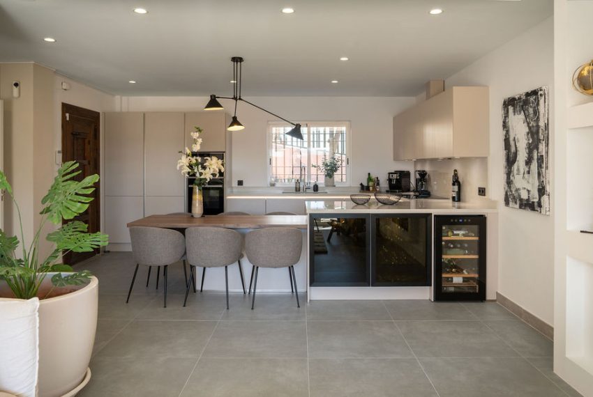 R5292394-House-For-Sale-Nueva-Andalucia-Townhouse-4-Beds-226-Built-4