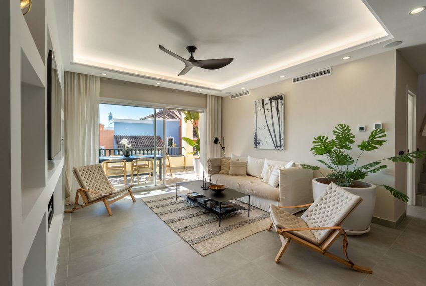 R5292394-House-For-Sale-Nueva-Andalucia-Townhouse-4-Beds-226-Built