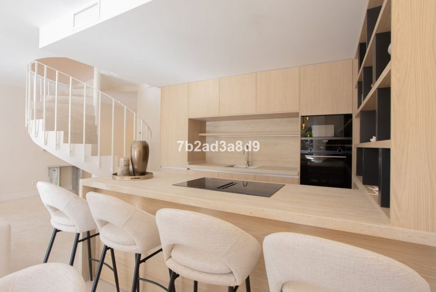 R5293948-Apartment-For-Sale-Nueva-Andalucia-Penthouse-4-Beds-170-Built-2