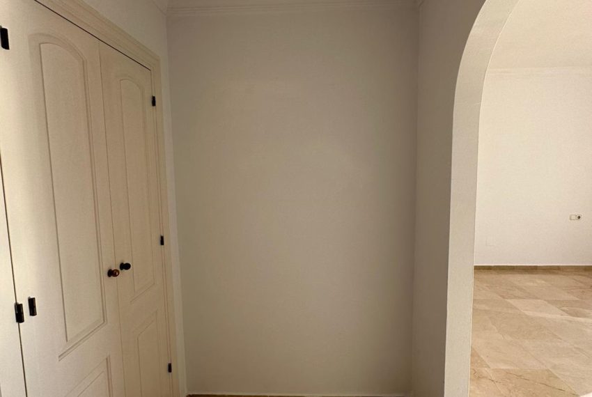 R5294248-House-For-Sale-Nueva-Andalucia-Detached-Villa-5-Beds-450-Built-13