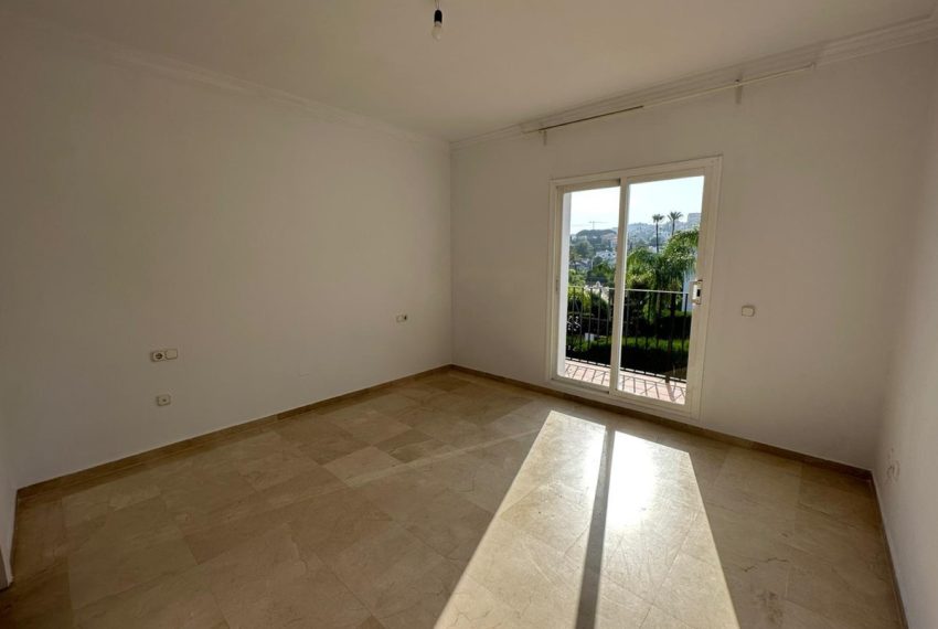 R5294248-House-For-Sale-Nueva-Andalucia-Detached-Villa-5-Beds-450-Built-14