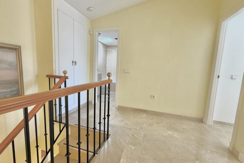 R4973650-Apartment-For-Sale-Marbella-Penthouse-Duplex-3-Beds-143-Built-18