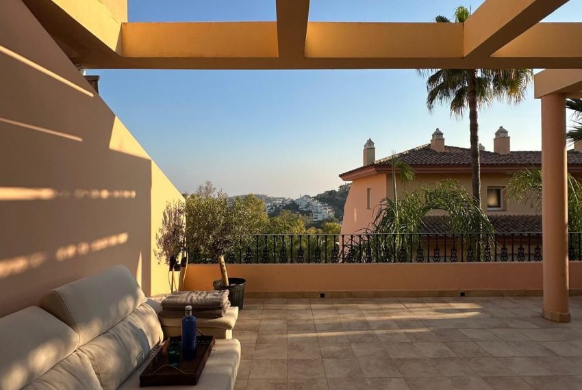 R4982677-Apartment-For-Sale-Nueva-Andalucia-Ground-Floor-Apartment-2-Beds-130-Built-1