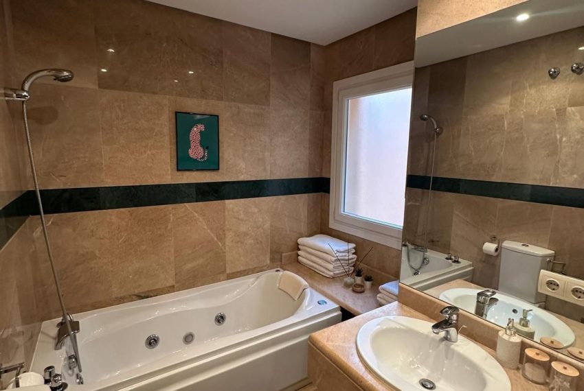 R4982677-Apartment-For-Sale-Nueva-Andalucia-Ground-Floor-Apartment-2-Beds-130-Built-18