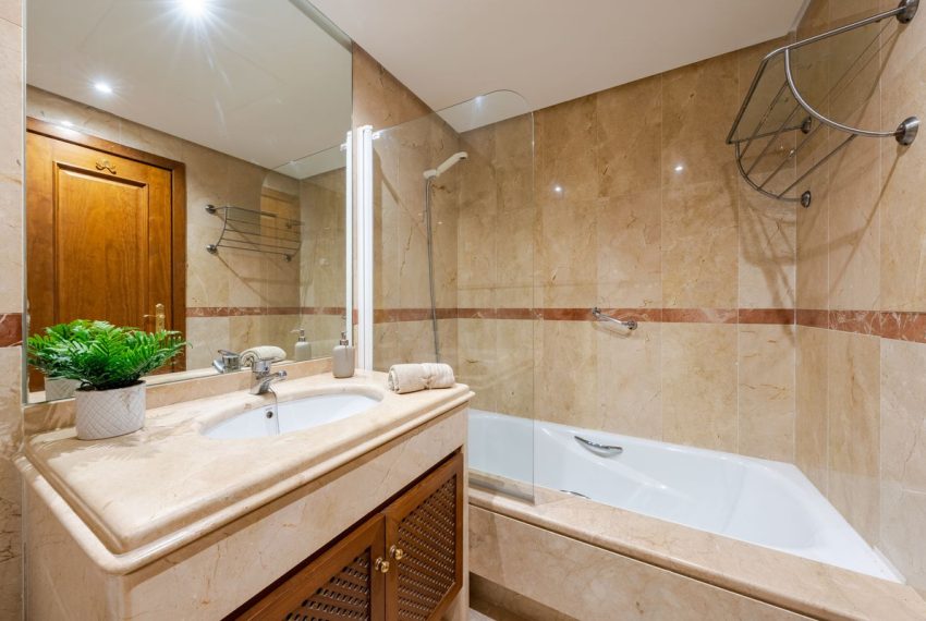 R5140864-Apartment-For-Sale-Marbella-Ground-Floor-Apartment-2-Beds-126-Built-11