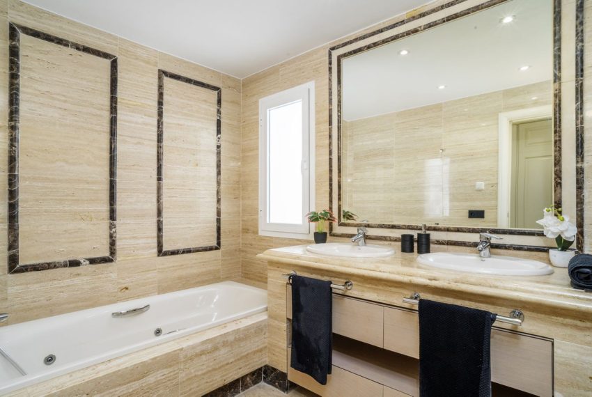 R5153677-Apartment-For-Sale-Marbella-Middle-Floor-Apartment-3-Beds-186-Built-11