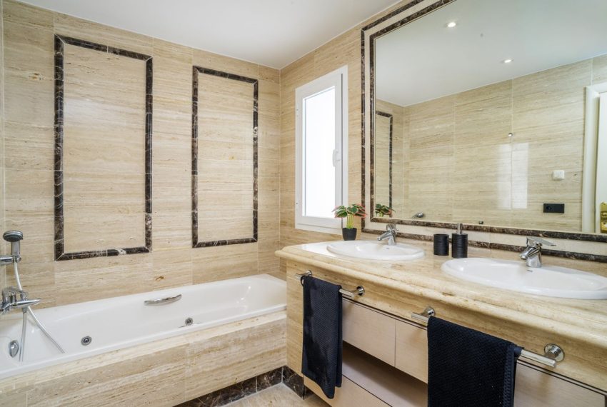 R5153677-Apartment-For-Sale-Marbella-Middle-Floor-Apartment-3-Beds-186-Built-13