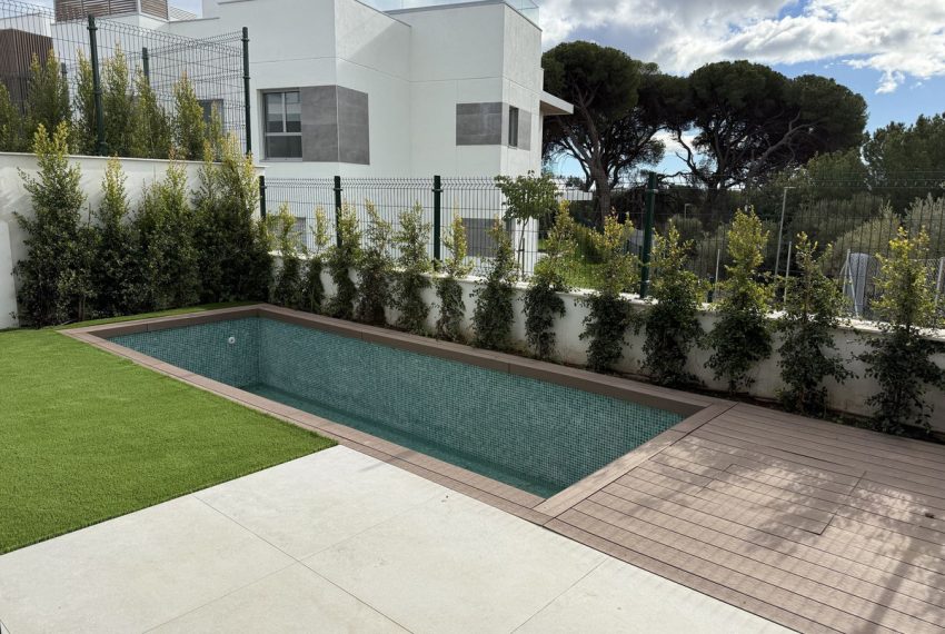 R5250190-Apartment-For-Sale-Marbella-Ground-Floor-Apartment-4-Beds-218-Built