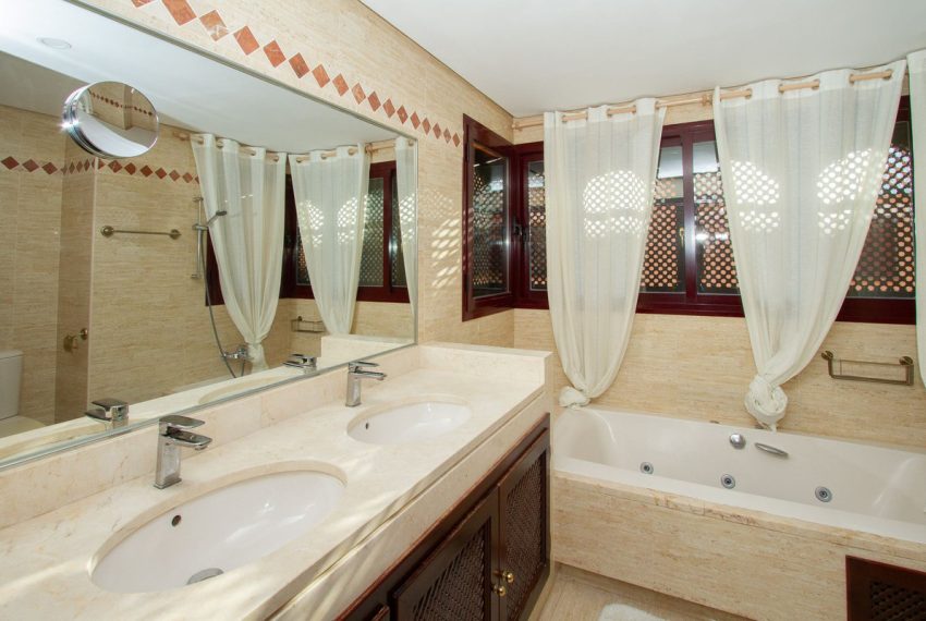 R5272270-Apartment-For-Sale-La-Mairena-Penthouse-2-Beds-98-Built-13