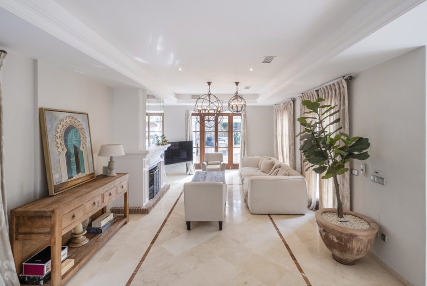 R5274475-House-For-Sale-El-Madronal-Detached-Villa-6-Beds-625-Built-6