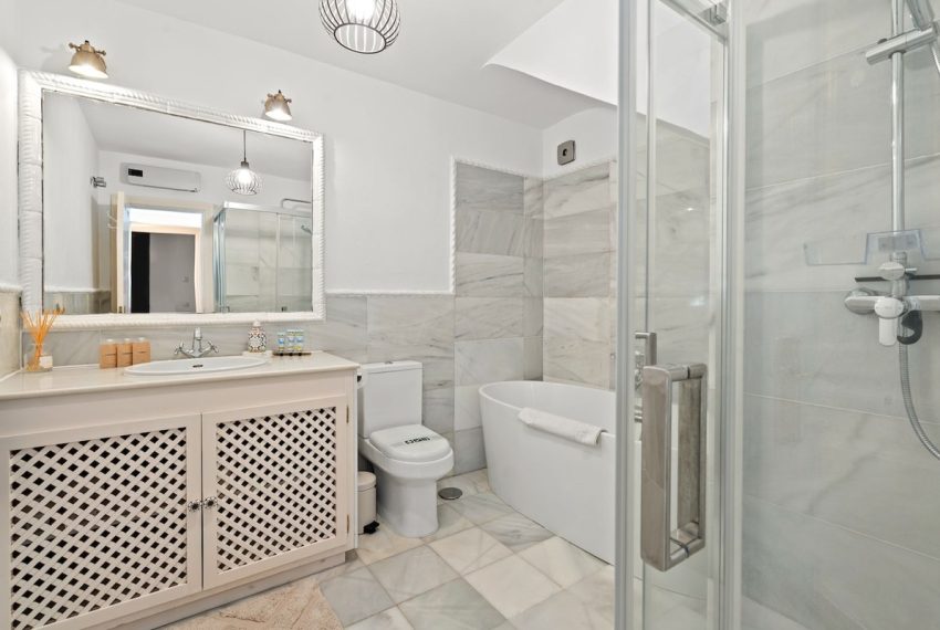 R5287066-House-For-Sale-La-Heredia-Townhouse-2-Beds-106-Built-16