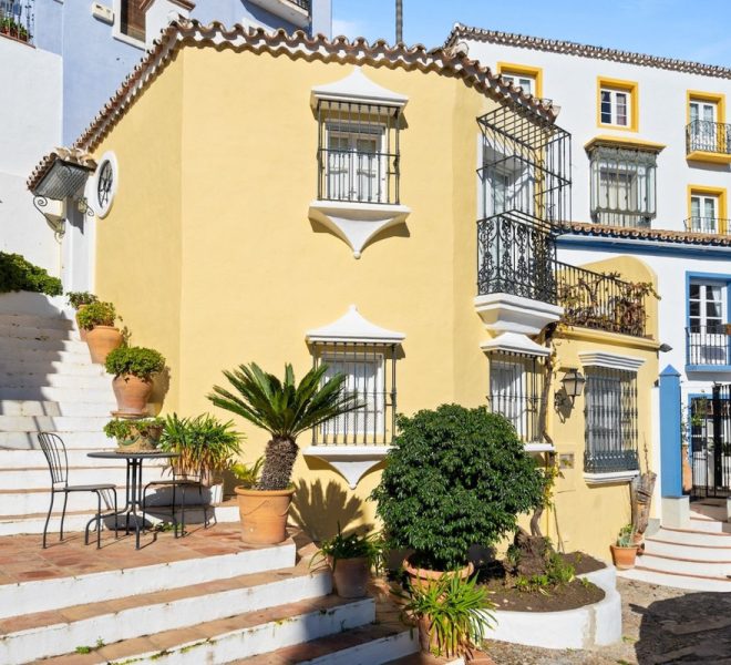 R5287066-Image 1-Townhouse - 2 Beds - 106 Built