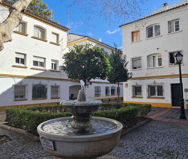 R5287930-Image 1-Middle Floor Apartment - 3 Beds - 72 Built