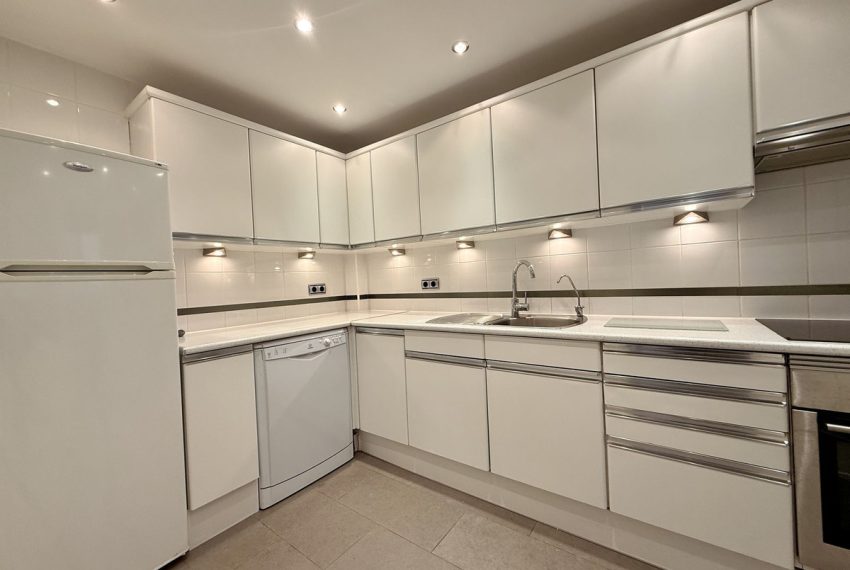 R5293087-Apartment-For-Sale-The-Golden-Mile-Ground-Floor-Apartment-2-Beds-120-Built-7