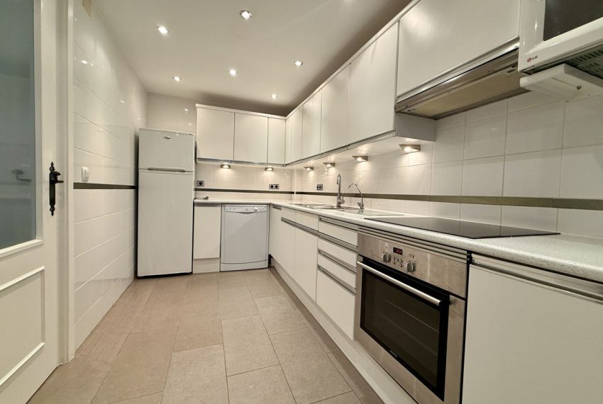 R5293087-Apartment-For-Sale-The-Golden-Mile-Ground-Floor-Apartment-2-Beds-120-Built-8
