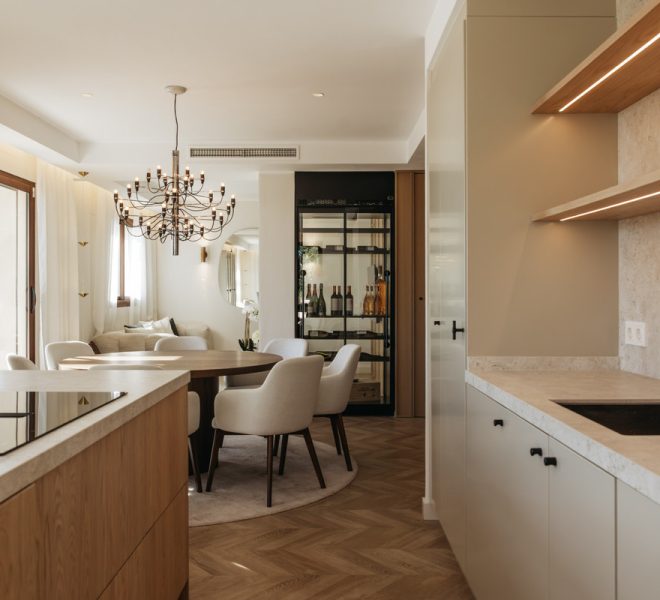 R5293306-Image 1-Penthouse Duplex - 4 Beds - 399 Built