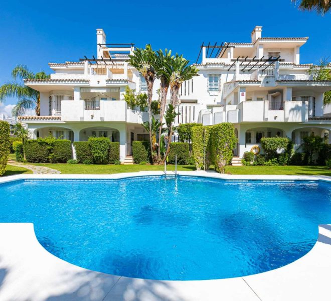 R5295955-Image 1-Middle Floor Apartment - 3 Beds - 157 Built