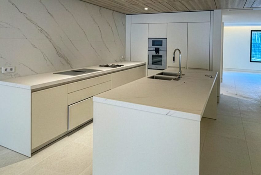 R5297014-Apartment-For-Sale-Marbella-Ground-Floor-Apartment-4-Beds-267-Built-2