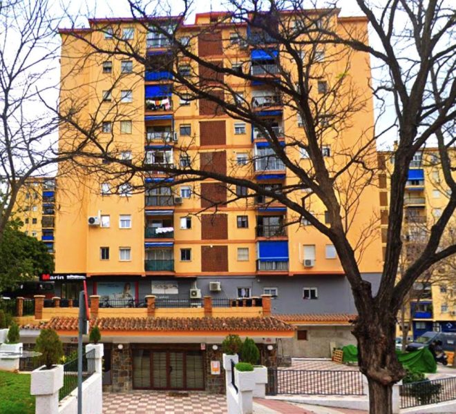 R5299999-Image 1-Middle Floor Apartment - 4 Beds - 103 Built