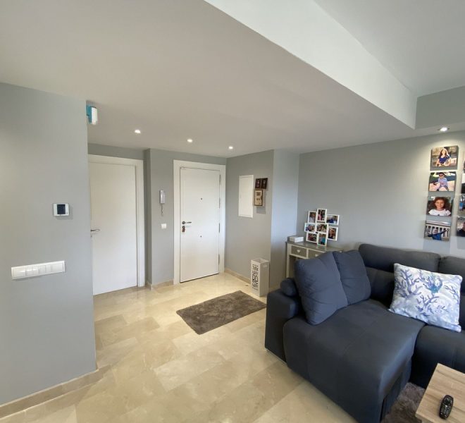R5300047-Image 1-Middle Floor Apartment - 3 Beds - 174 Built