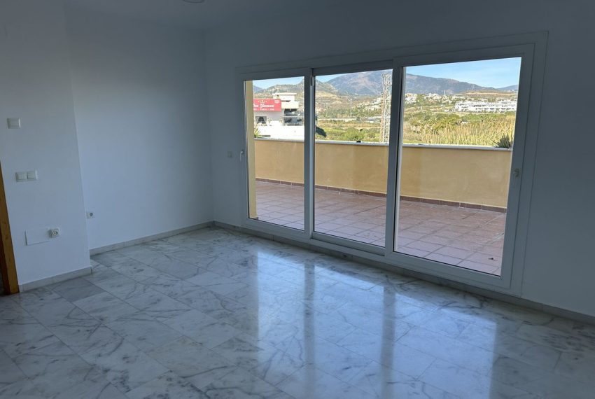R5300347-Apartment-For-Sale-Estepona-Penthouse-2-Beds-80-Built-3
