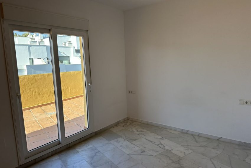 R5300347-Apartment-For-Sale-Estepona-Penthouse-2-Beds-80-Built-8