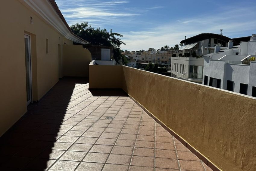 R5300347-Apartment-For-Sale-Estepona-Penthouse-2-Beds-80-Built-9
