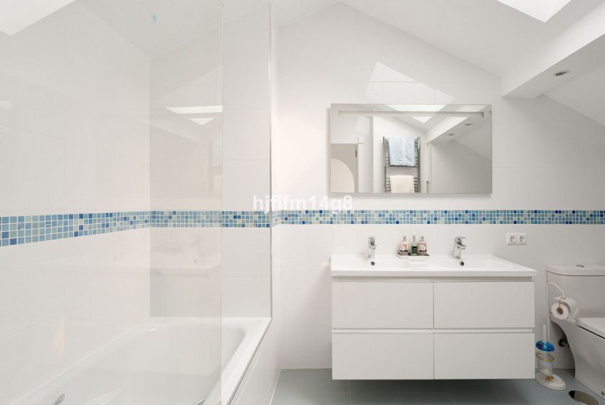 R5300596-Apartment-For-Sale-Nueva-Andalucia-Penthouse-Duplex-3-Beds-271-Built-12