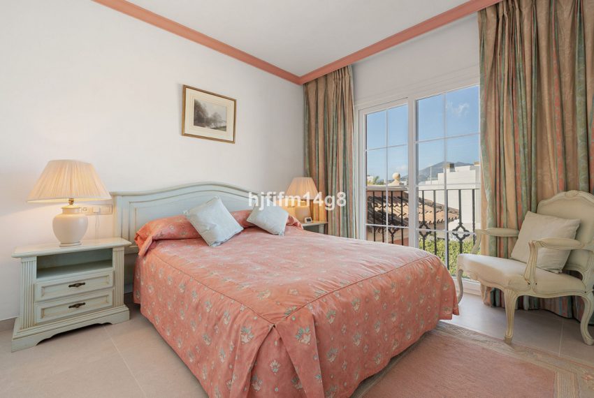 R5300596-Apartment-For-Sale-Nueva-Andalucia-Penthouse-Duplex-3-Beds-271-Built-13