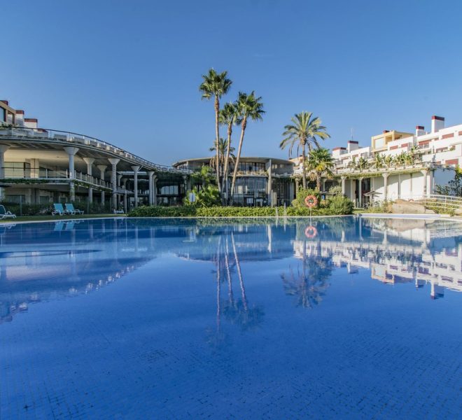 R5302729-Image 1-Middle Floor Apartment - 1 Beds - 52 Built