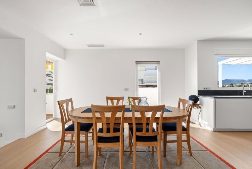 R5302864-Apartment-For-Sale-Nueva-Andalucia-Middle-Floor-Apartment-3-Beds-190-Built-14