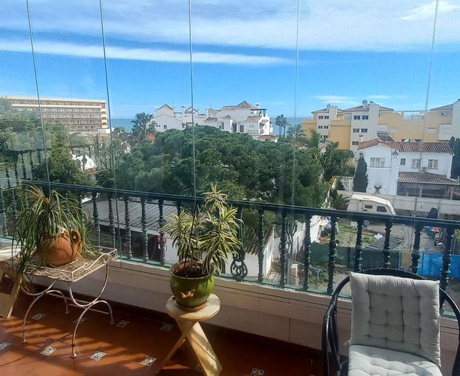 R5302912-Image 1-Middle Floor Apartment - 2 Beds - 120 Built