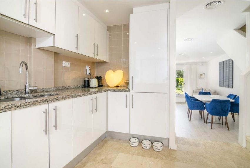 R5303098-House-For-Sale-Nueva-Andalucia-Townhouse-3-Beds-99-Built-16