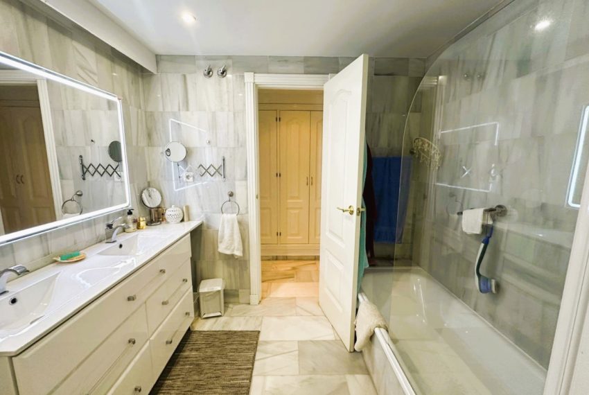 R5304676-Apartment-For-Sale-Nueva-Andalucia-Ground-Floor-Apartment-3-Beds-123-Built-13