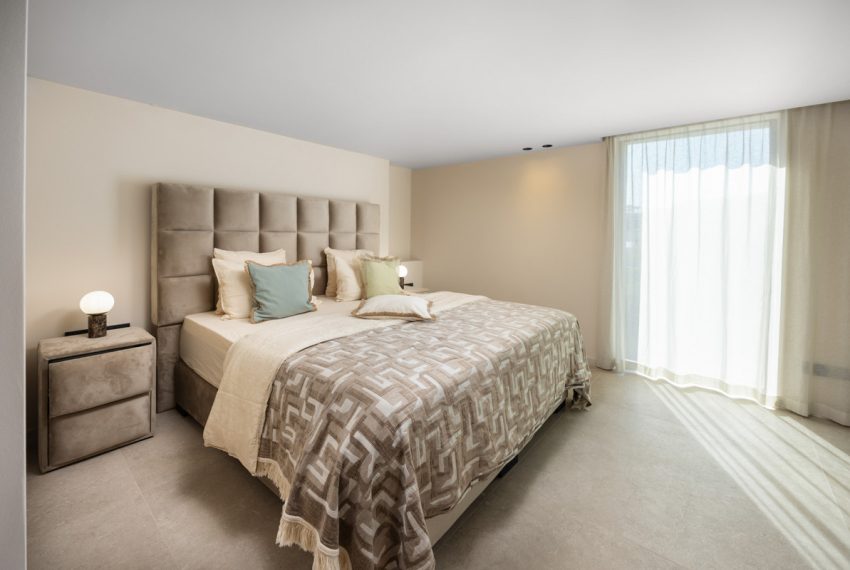 R5304754-House-For-Sale-Nueva-Andalucia-Detached-Villa-5-Beds-785-Built-18