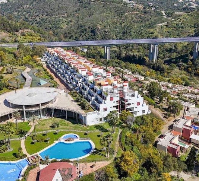 R5304970-Image 1-Penthouse Duplex - 2 Beds - 125 Built