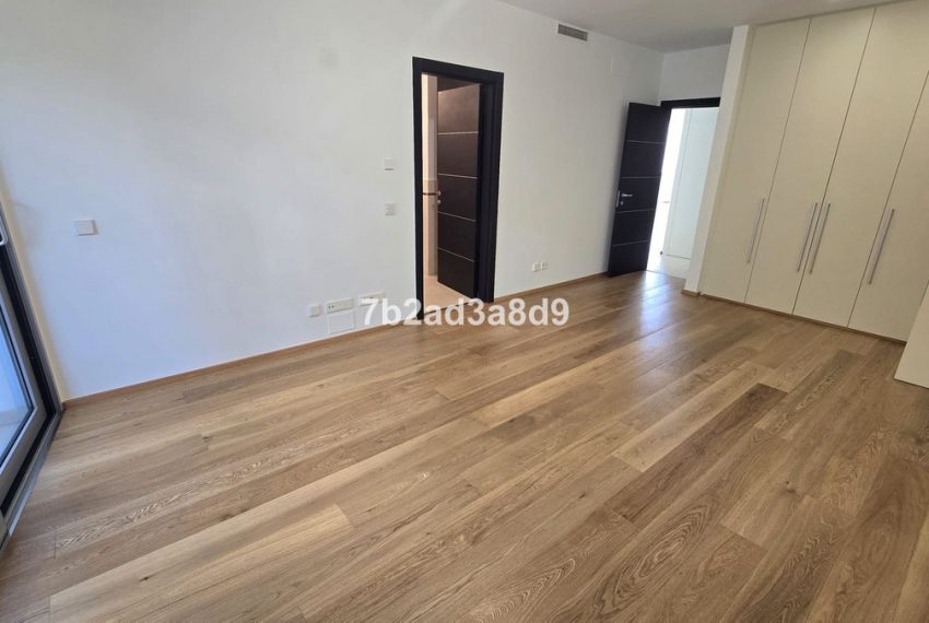 R5305174-House-For-Sale-The-Golden-Mile-Semi-Detached-House-5-Beds-728-Built-16