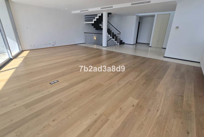 R5305174-House-For-Sale-The-Golden-Mile-Semi-Detached-House-5-Beds-728-Built-4