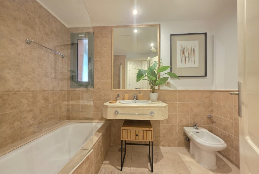 R5305219-Apartment-For-Sale-Estepona-Ground-Floor-Apartment-3-Beds-183-Built-12