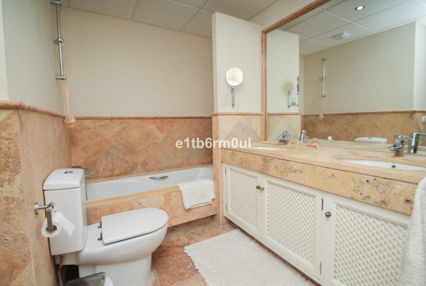 R5305291-House-For-Sale-Istan-Townhouse-3-Beds-156-Built-15