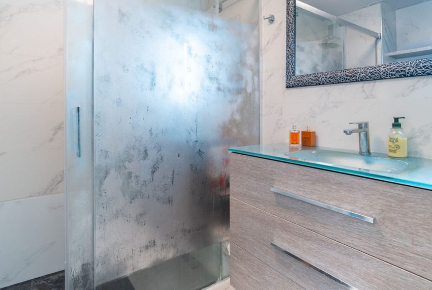 R5305492-Apartment-For-Sale-Estepona-Penthouse-2-Beds-85-Built-11