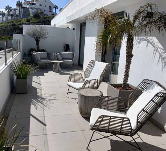 R5305666-Image 1-Penthouse - 2 Beds - 135 Built