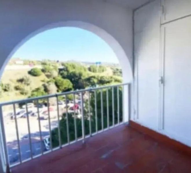 R5306461-Image 1-Middle Floor Apartment - 3 Beds - 95 Built