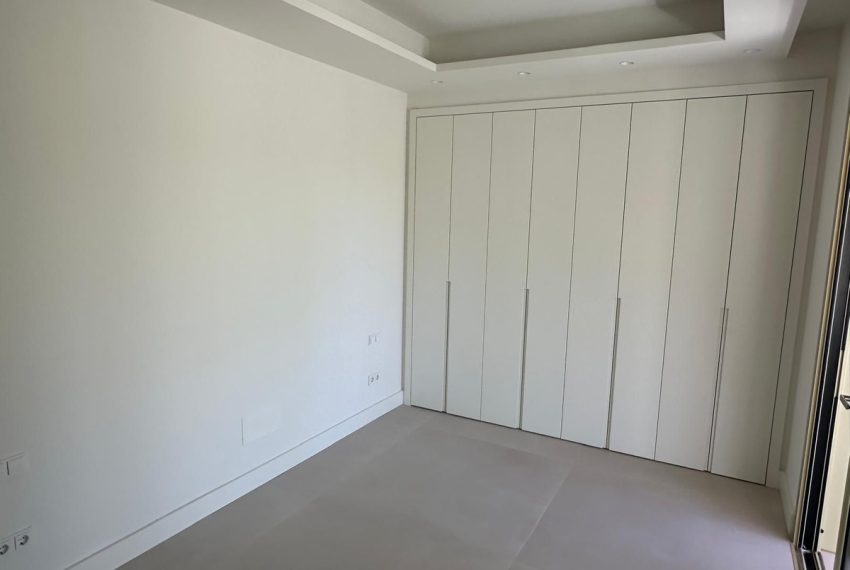 R5307955-Apartment-For-Sale-The-Golden-Mile-Middle-Floor-Apartment-2-Beds-193-Built-18